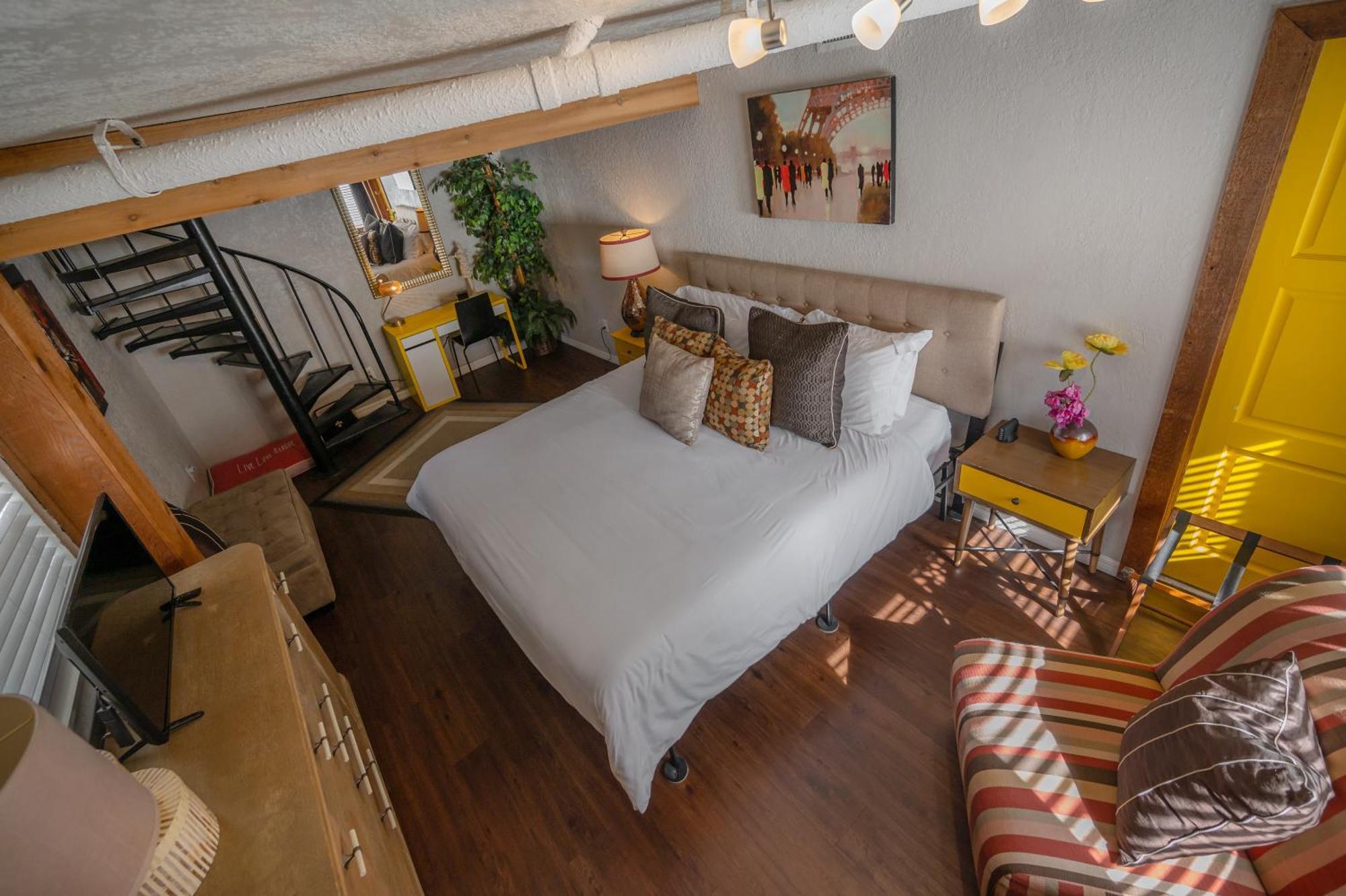 Hidden Couples Loft Retreat In Heights Foodie District Тампа Екстер'єр фото